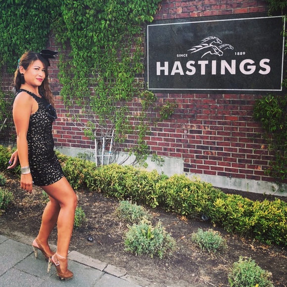 Meet your Posher, Cairyn - Picture 2 of 2